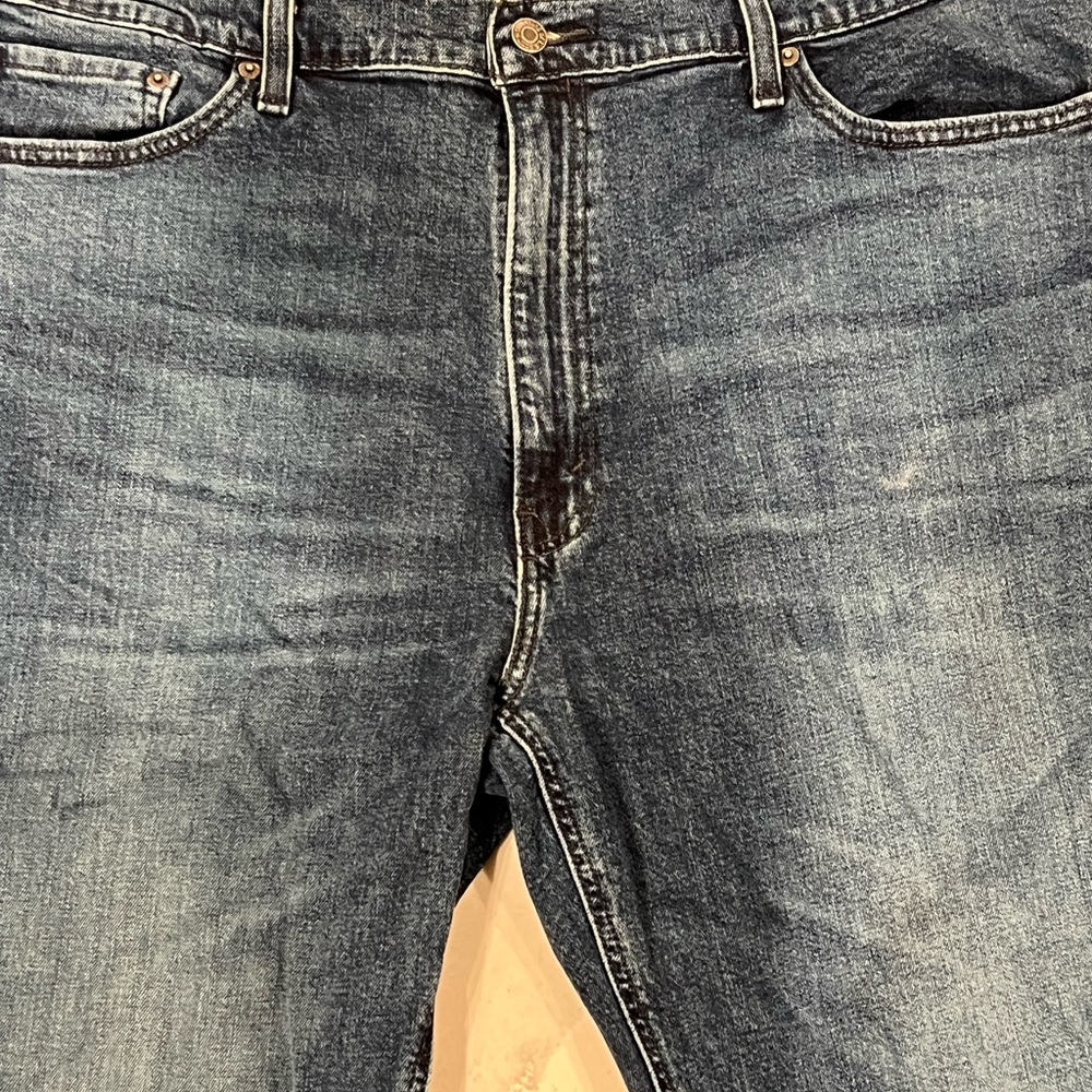Levi's Dark Blue Relaxed Fit Jeans
Size 42 x 30